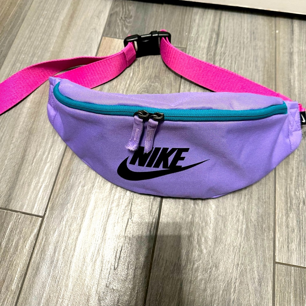 NIKE 💜